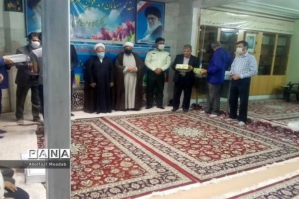 تجلیل از زحمات  کارکنان و نوغلامان حسینی  مسجد جامع شهرستان خلیل آباد