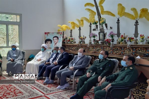 توزیع ۱۲۰۰ بسته معیشی و ۳ سری جهیزیه در کاشمر