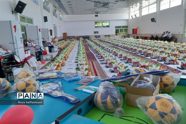 توزیع ۱۲۰۰ بسته معیشی و ۳ سری جهیزیه در کاشمر