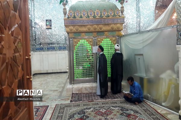 شور و شادی مردم به مناسبت عید سعید غدیر خم در امامزاده سید حمزه