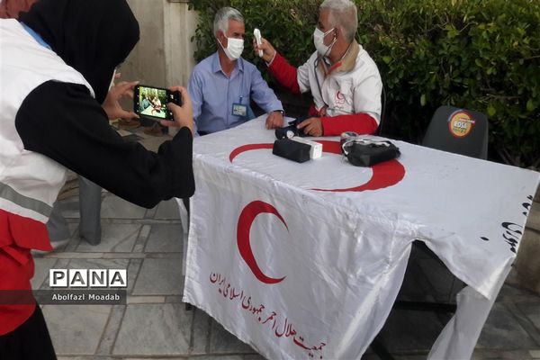 شور و شادی مردم به مناسبت عید سعید غدیر خم در امامزاده سید حمزه