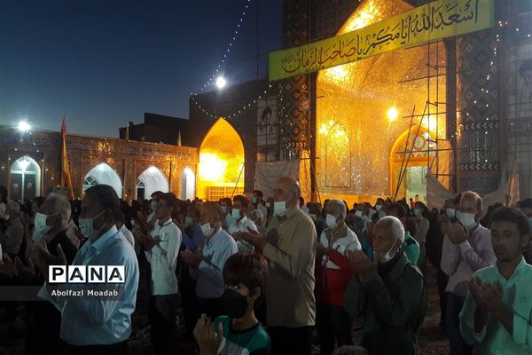 شور و شادی مردم به مناسبت عید سعید غدیر خم در امامزاده سید حمزه