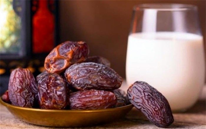 پیشگیری از  کم‌خونی با  خرما و شیر