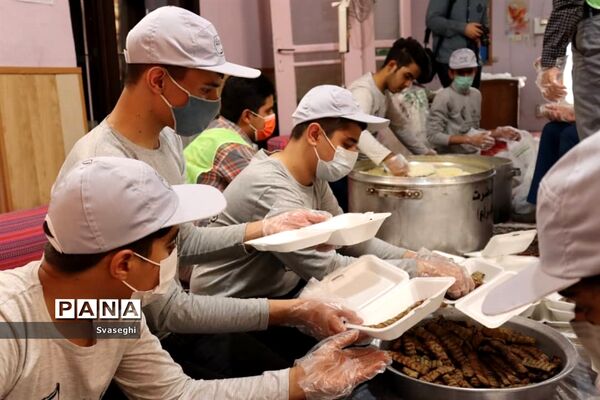طرح اطعام کودکان کار توسط اتحادیه انجمن‌های اسلامی  دانش‌آموزان  استان اصفهان