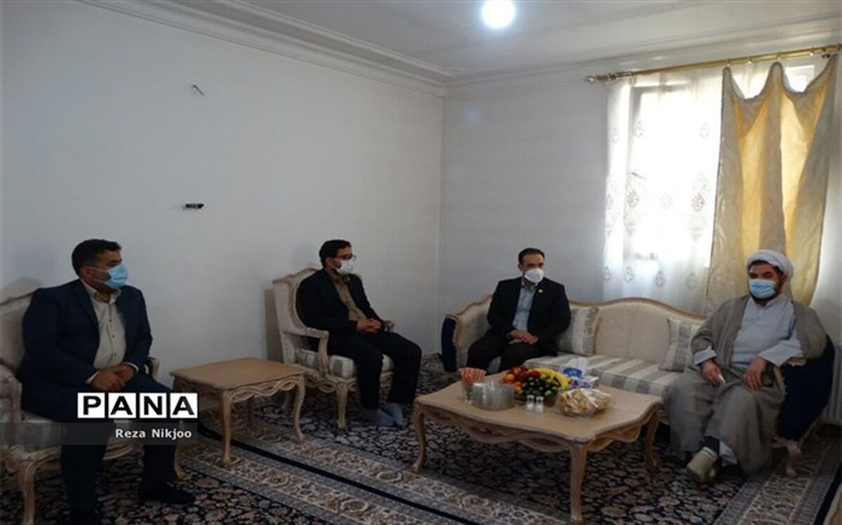 دیدار صمیمانه با رتبه های برتر کنکور بهارستانی