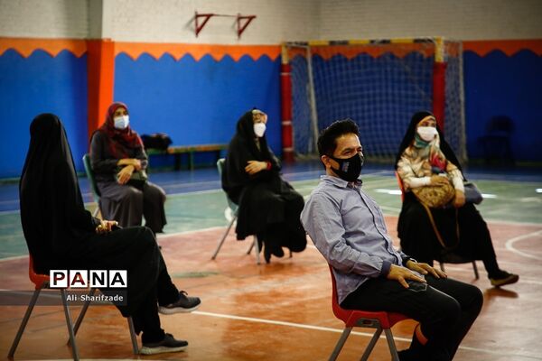 واکسیناسیون فرهنگیان در منطقه 3 آموزش و پرورش