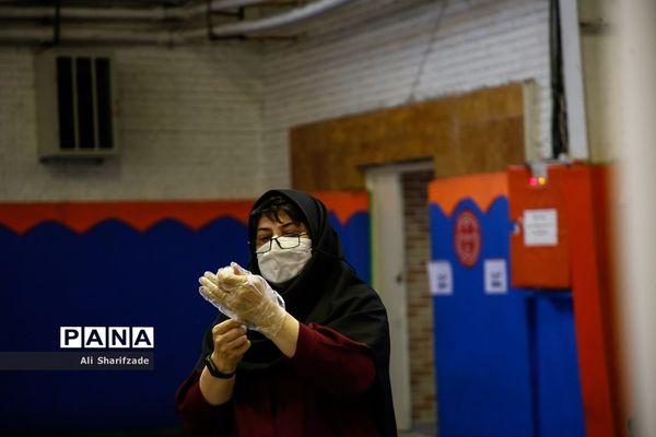 واکسیناسیون فرهنگیان در منطقه 3 آموزش و پرورش