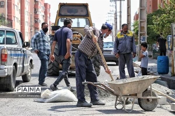 اجرای طرح جهادی شستشو معابر در  شهرک آبشناسان رباط‌کریم