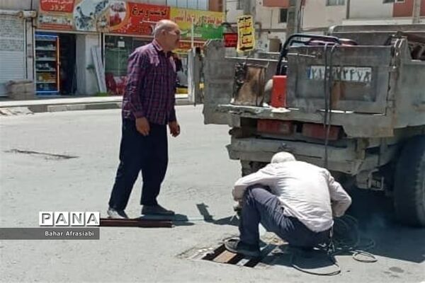 اجرای طرح جهادی شستشو معابر در  شهرک آبشناسان رباط‌کریم