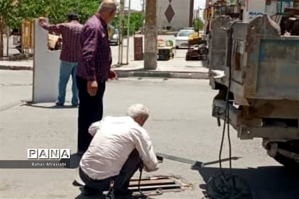 اجرای طرح جهادی شستشو معابر در  شهرک آبشناسان رباط‌کریم