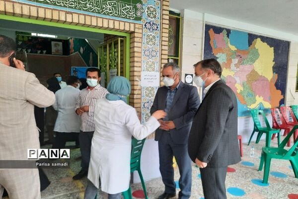 مرحله اول واکسیناسیون فرهنگیان منطقه ۱۳ در دبستان علویه