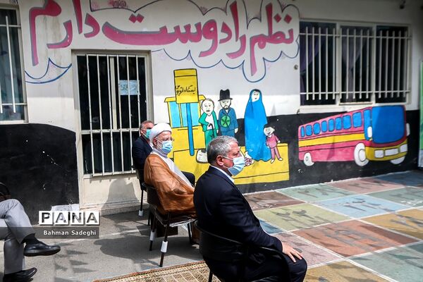 مراسم کلنگ زنی و تخریب و بازسازی سه مدرسه در منطقه 10 تهران