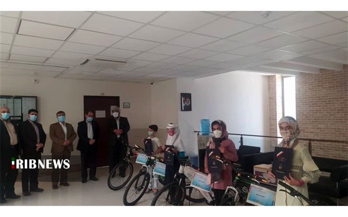 باید از ایده‌های دانش‌آموزان در تولید انرژی‌های پاک و روش‌های کاهش مصرف استفاده کنیم