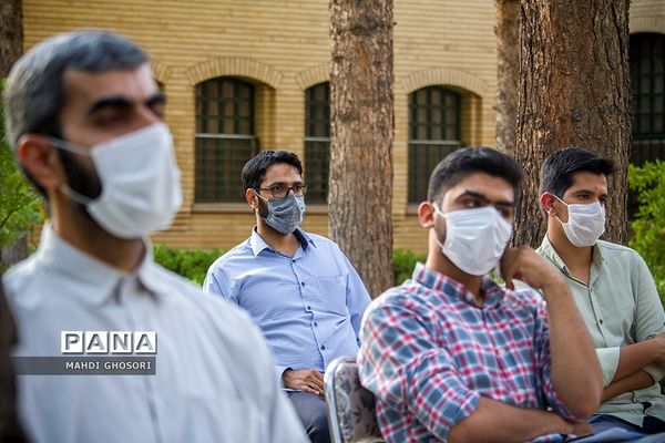 میزگرد بسیج دانشجویی قم با موضوع طرح صیانت از حقوق کاربران فضای مجازی