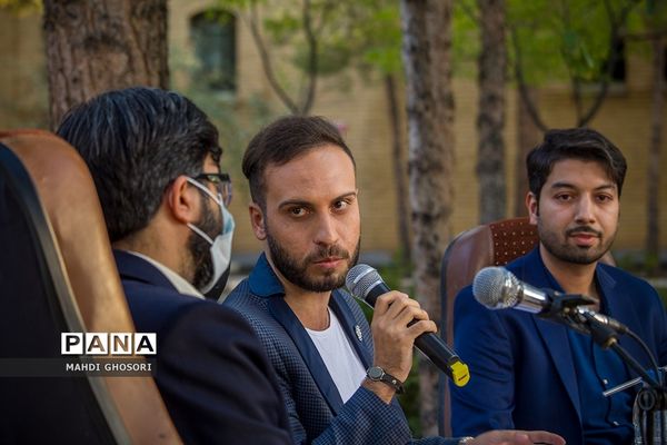 میزگرد بسیج دانشجویی قم با موضوع طرح صیانت از حقوق کاربران فضای مجازی