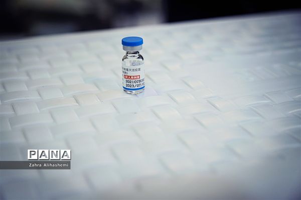 واکسیناسیون فرهنگیان در مدرسه ماندگار البرز