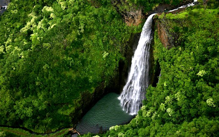 آبشار عشق جاذبه ای دیدنی
