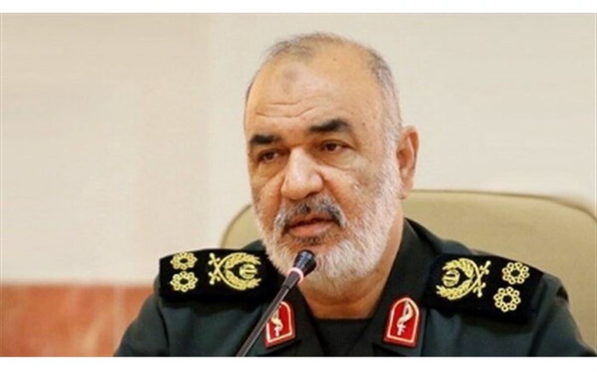 سرلشکر سلامی:  امیدآفرینی و تعقیب دشمن در جنگ رسانه‌ای رسالت مهم خبرنگاران است
