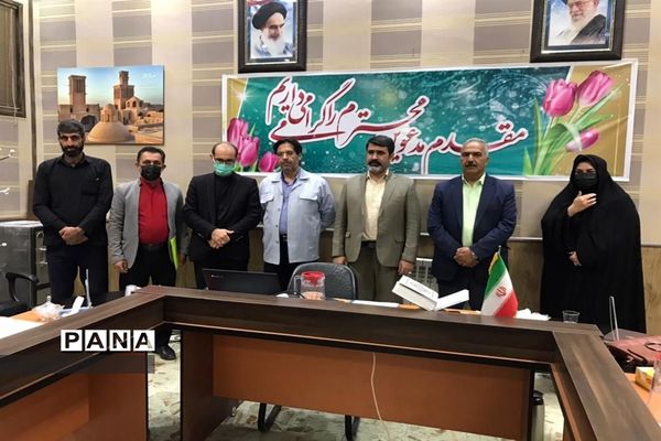 تجلیل اعضای شورای شهر ابرکوه از اصحاب رسانه