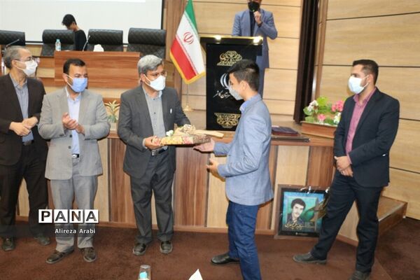 مراسم تجلیل از فعالان رسانه شهرستان کاشمر