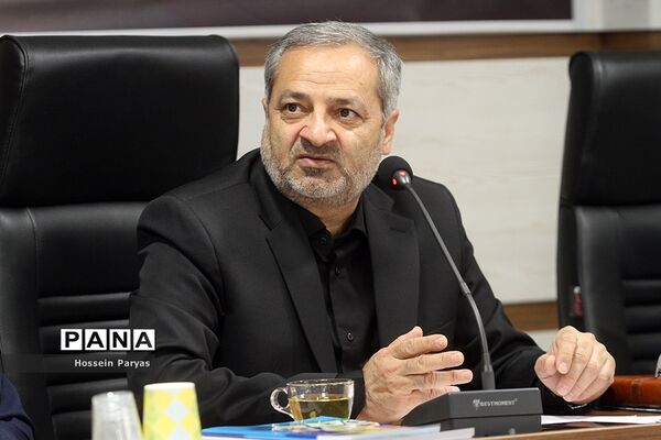 نشست صمیمانه مدیران سازمان دانش آموزی استان‌های سراسر کشور