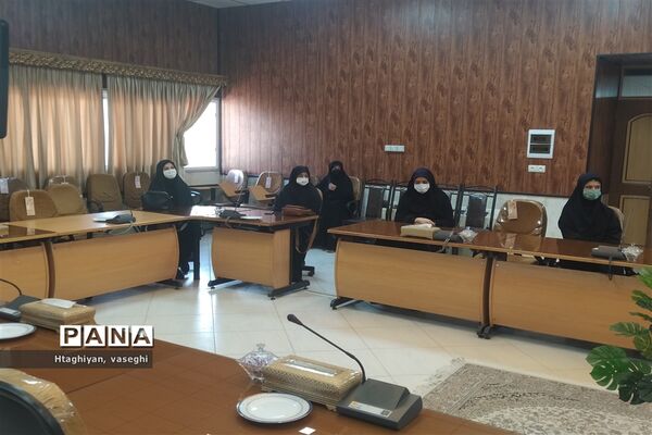 تقدیر از دانش آموز برتر جشنواره تابستان شاد و خبرنگاران برتر اداره آموزش وپرورش ناحیه4 استان اصفهان