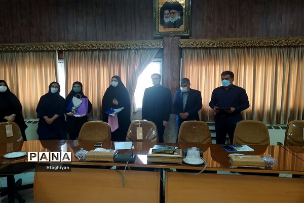 تقدیر از دانش آموز برتر جشنواره تابستان شاد و خبرنگاران برتر اداره آموزش وپرورش ناحیه4 استان اصفهان