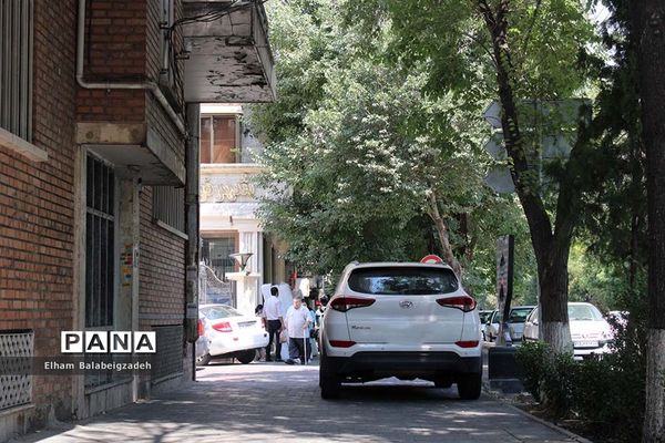 پیاده رو یا پارکینگ؟!