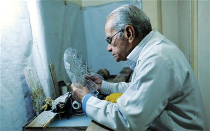 ابراهیم نباتی: هنر کریستال ایرانی را به نام کشور چک می‌فروشند تا مصرف‌کننده اعتماد کند