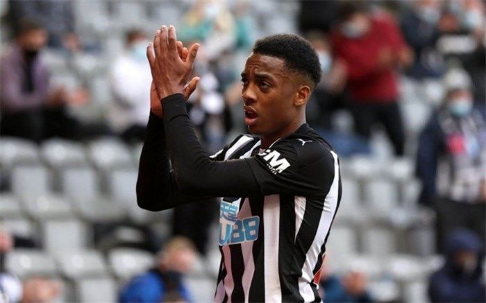 حضور هافبک آرسنال در اردوی کلاغ‌ها دائمی شد