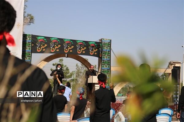 برگزاری سوگواره  احلی من العسل در جوار مرقد حاج قاسم سلیمانی