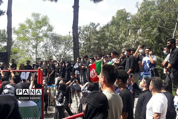 تجمع افغانستانی‌های مقیم تهران در اعتراض به تصرف شهرهای این کشور توسط طالبان