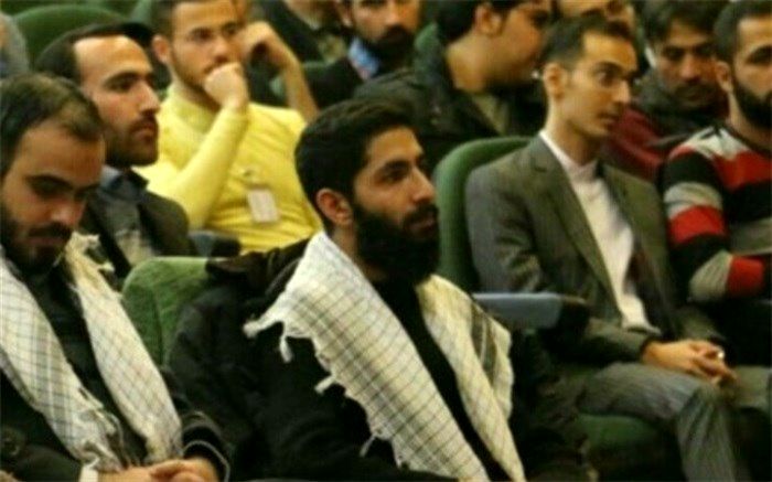 محرم و عاشورا اسلام را زنده نگه‌داشته‌اند