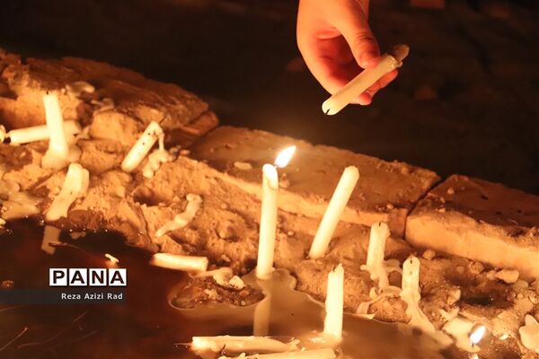آیین شمع گذاری شب عاشورا در مساجد تبریز
