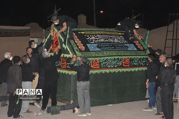 آماده‌سازی نخل عزاداری در شهرستان خوسف
