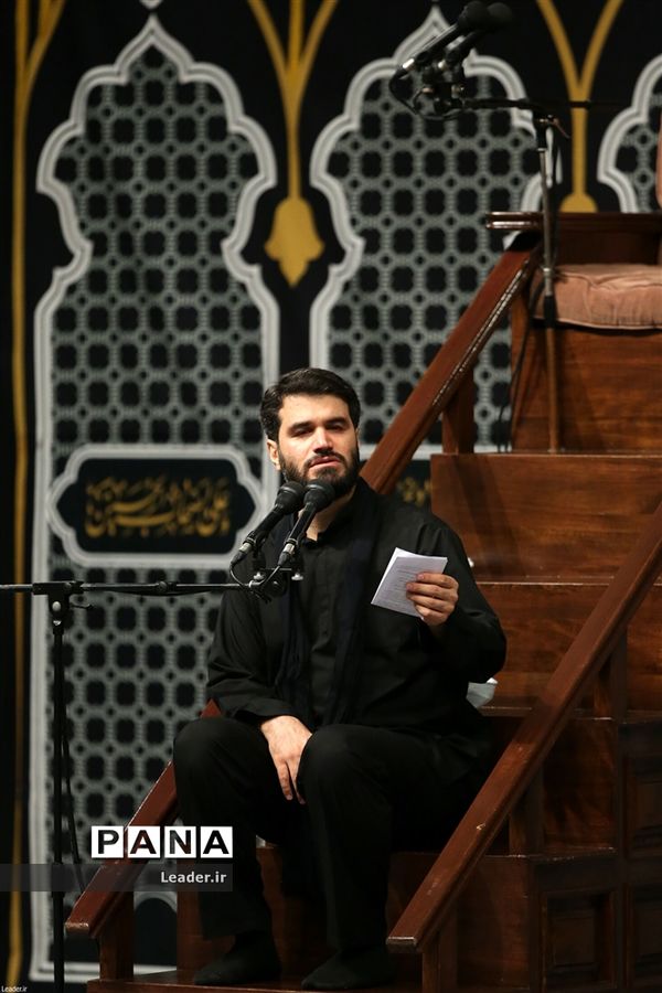 مراسم عزاداری شب عاشورای حسینی در حسینیه امام خمینی(ره)