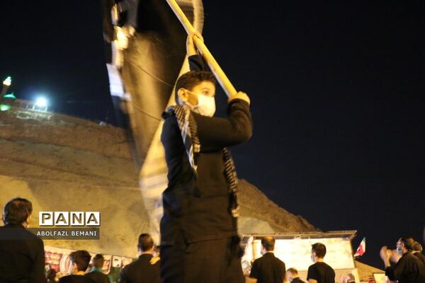 عزاداری شب عاشورا در یادمان شهدای کوه خضر نبی قم