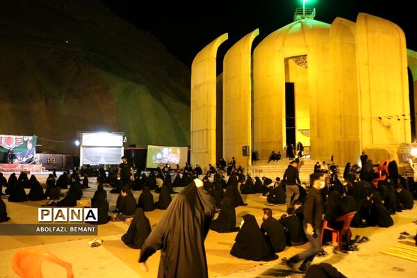 عزاداری شب عاشورا در یادمان شهدای کوه خضر نبی قم