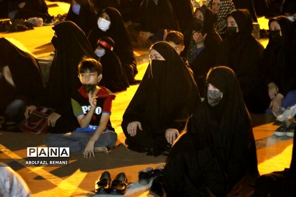 عزاداری شب عاشورا در یادمان شهدای کوه خضر نبی قم