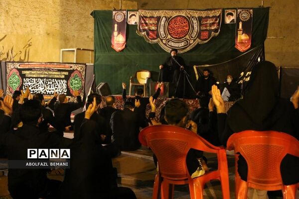 عزاداری شب عاشورا در یادمان شهدای کوه خضر نبی قم