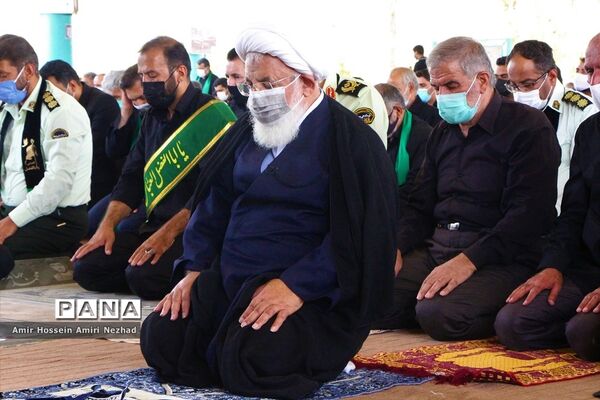 برپایی نماز ظهر عاشورا در یزد