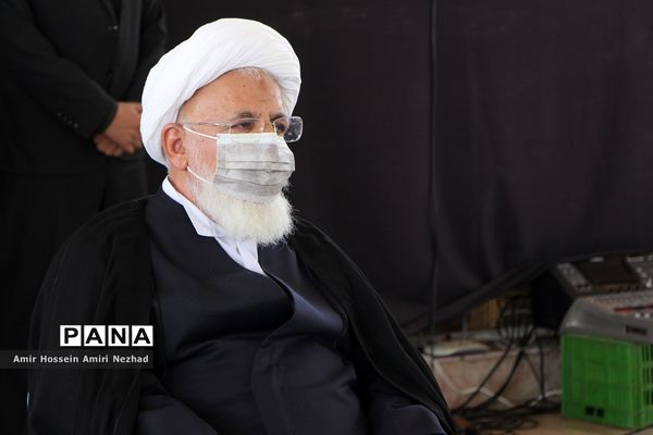 برپایی نماز ظهر عاشورا در یزد