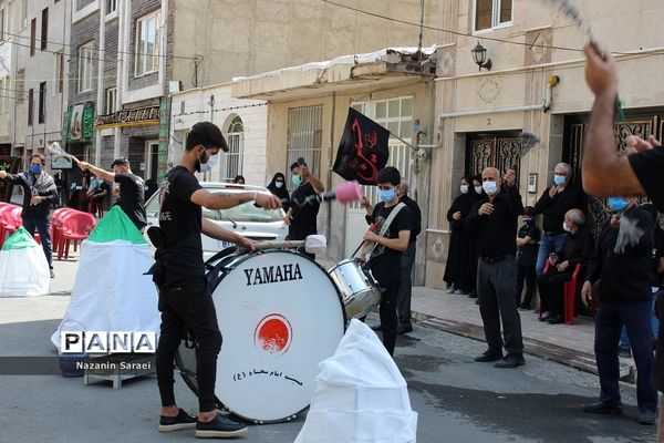 عزاداری مردم اسلامشهر در روز عاشورای حسینی