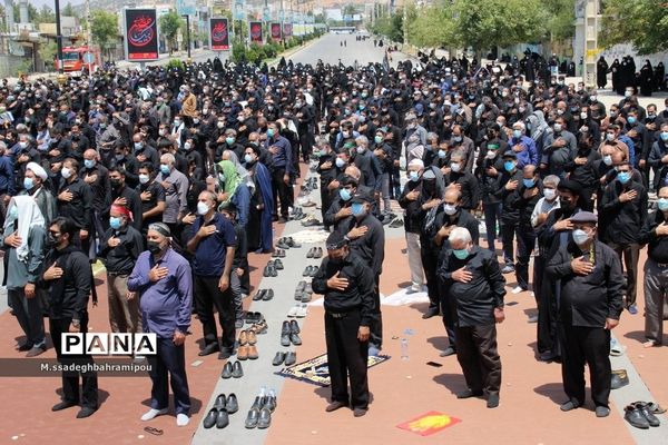 عزاداری سرور سالار شهیدان و برپایی نماز ظهر عاشورا در شهر یاسوج
