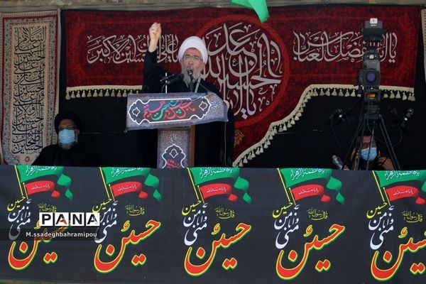 عزاداری سرور سالار شهیدان و برپایی نماز ظهر عاشورا در شهر یاسوج