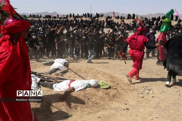 برگزاری مراسم واقعه ظهر عاشورا در حاجی آباد بیرجند