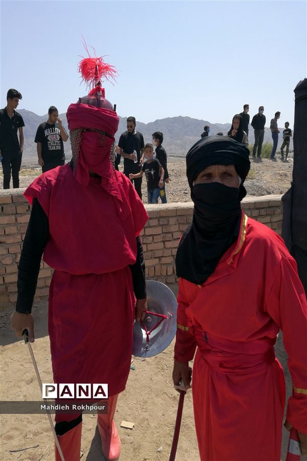 برگزاری مراسم واقعه ظهر عاشورا در حاجی آباد بیرجند