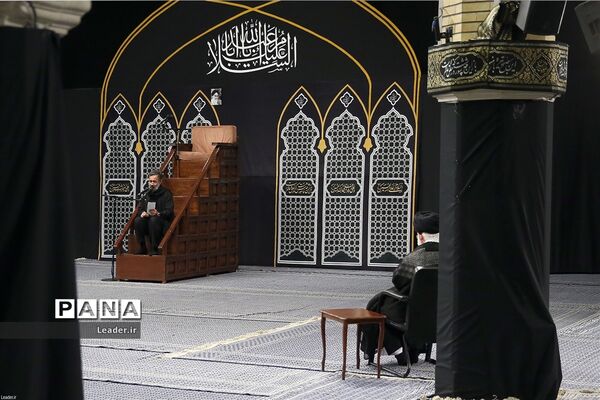 مراسم عزاداری شام غریبان با حضور رهبر انقلاب اسلامی