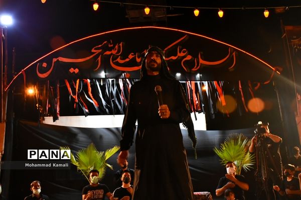 حزن و اندوه عزاداران حسینی در شام غریبان امام حسین (ع)