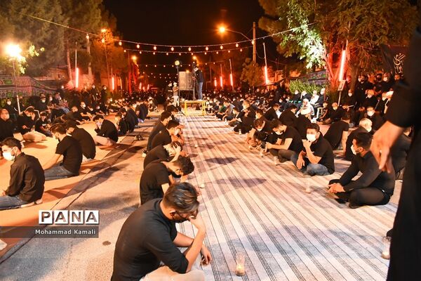 حزن و اندوه عزاداران حسینی در شام غریبان امام حسین (ع)